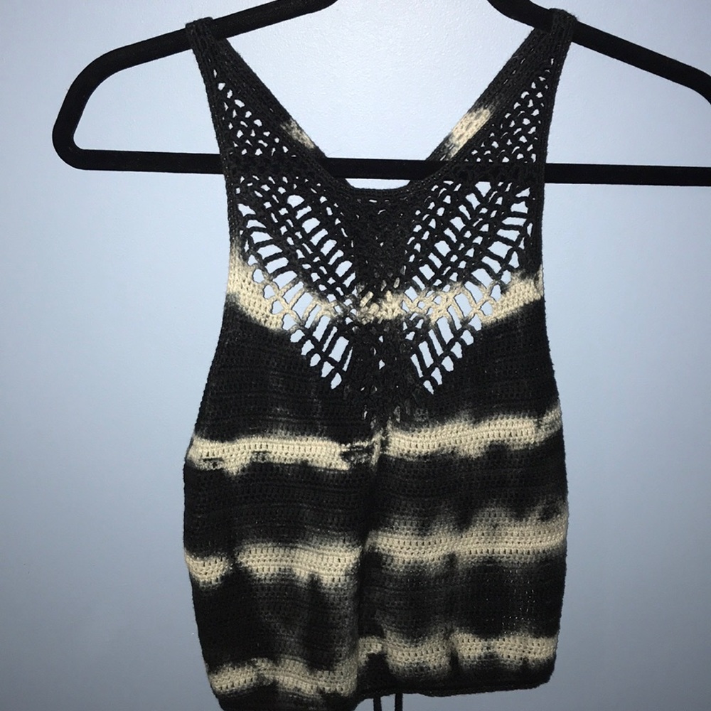 Black and white knitted tank top